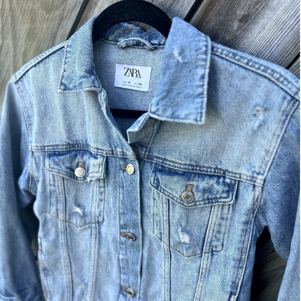 Kids Zara Denim Jacket Light Wash Distressed Button Front Size 10 - Picture 3 of 6